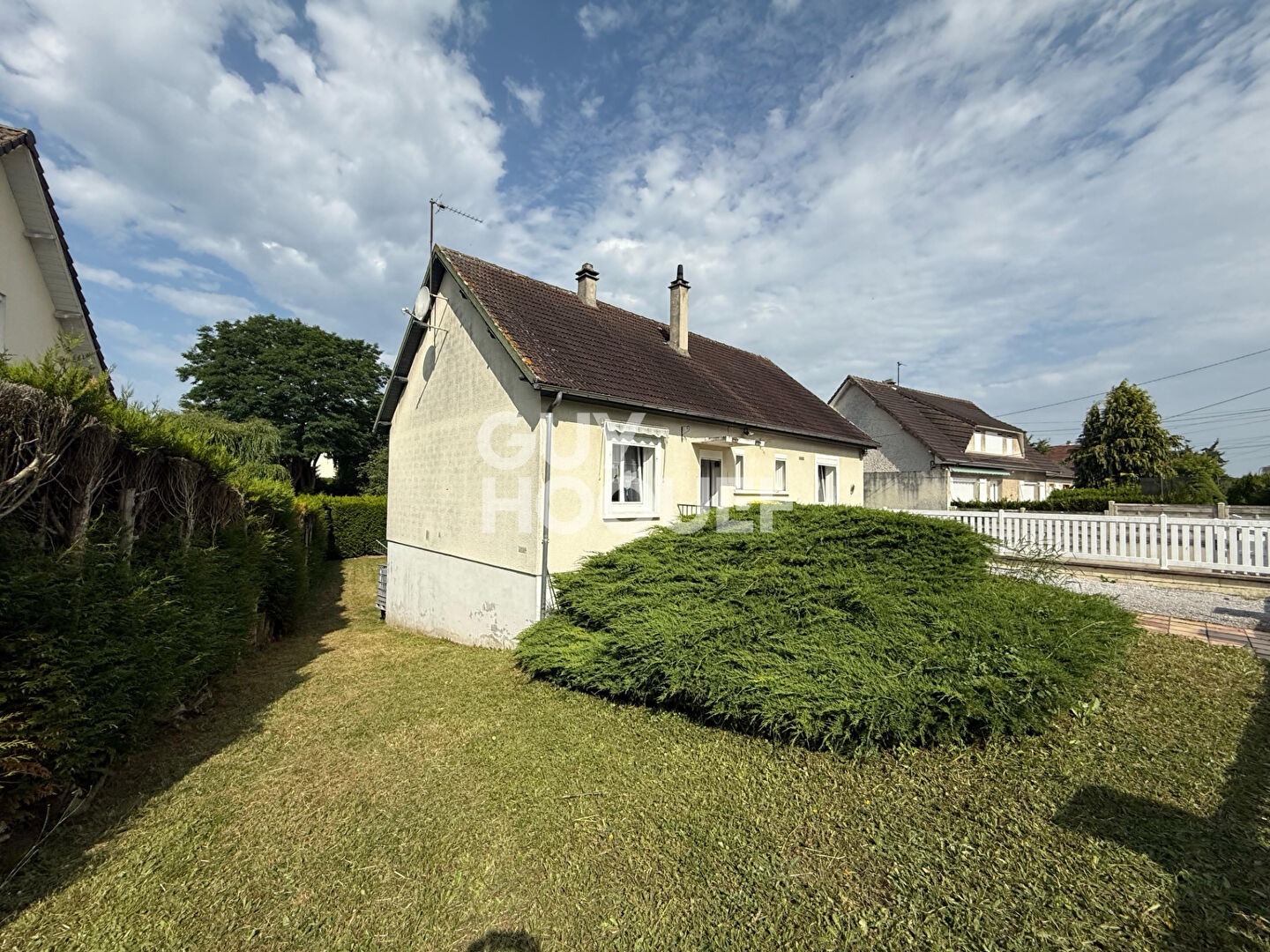 Charmante Maison à Vendre à Fitz-James - Idéale pour votre Famille !