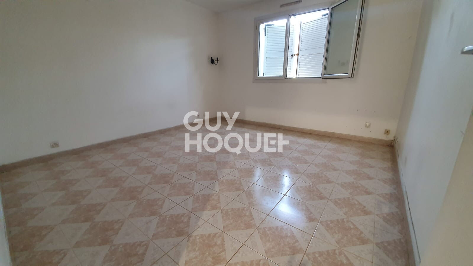 Maison spacieuse à vendre à Clermont - 6 chambres et jardin !