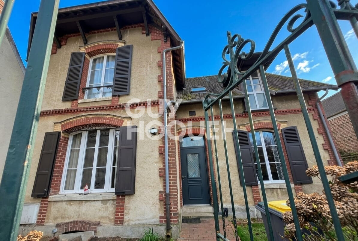 Maison bourgeoise avec seconde habitation- fort potentiel- La Neuville en hez.
