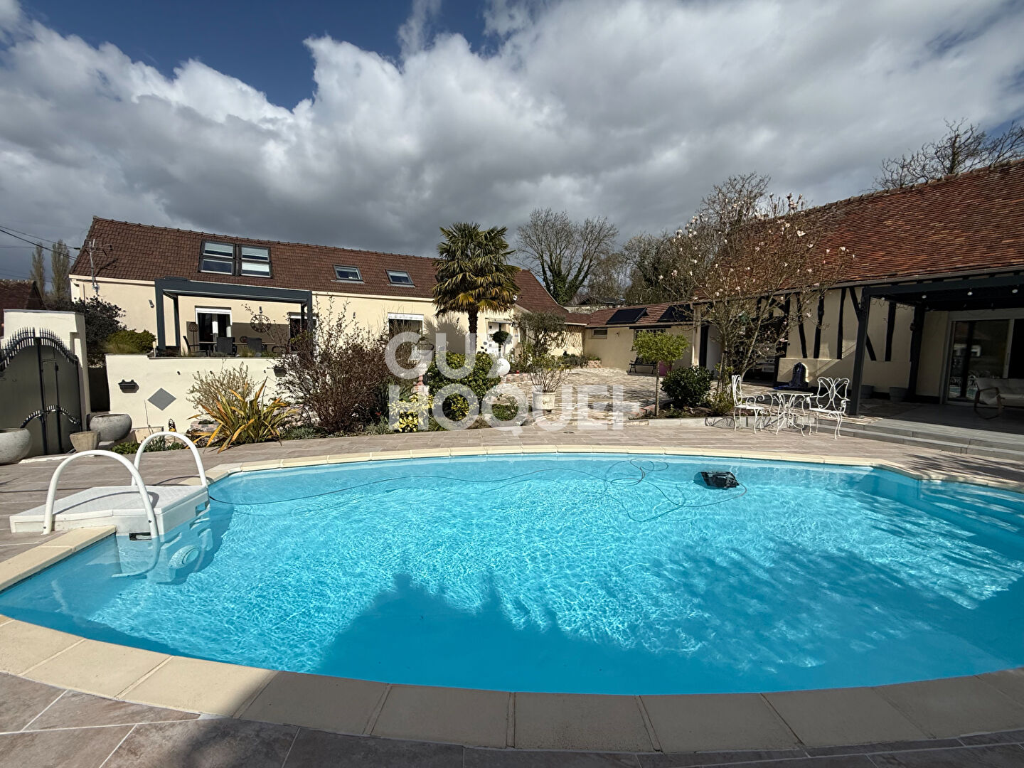 Exceptionnelle Longère de Prestige à Vendre - 6 Pièces, Piscine, Grand Standing