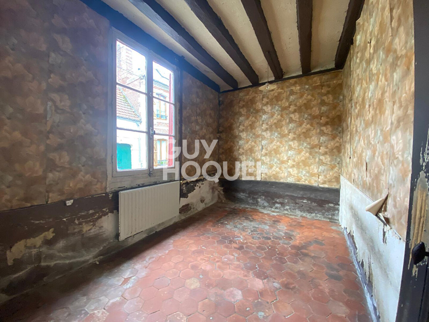 Maison à rénover de 4 pièces avec fort potentiel à La Neuville-en-Hez