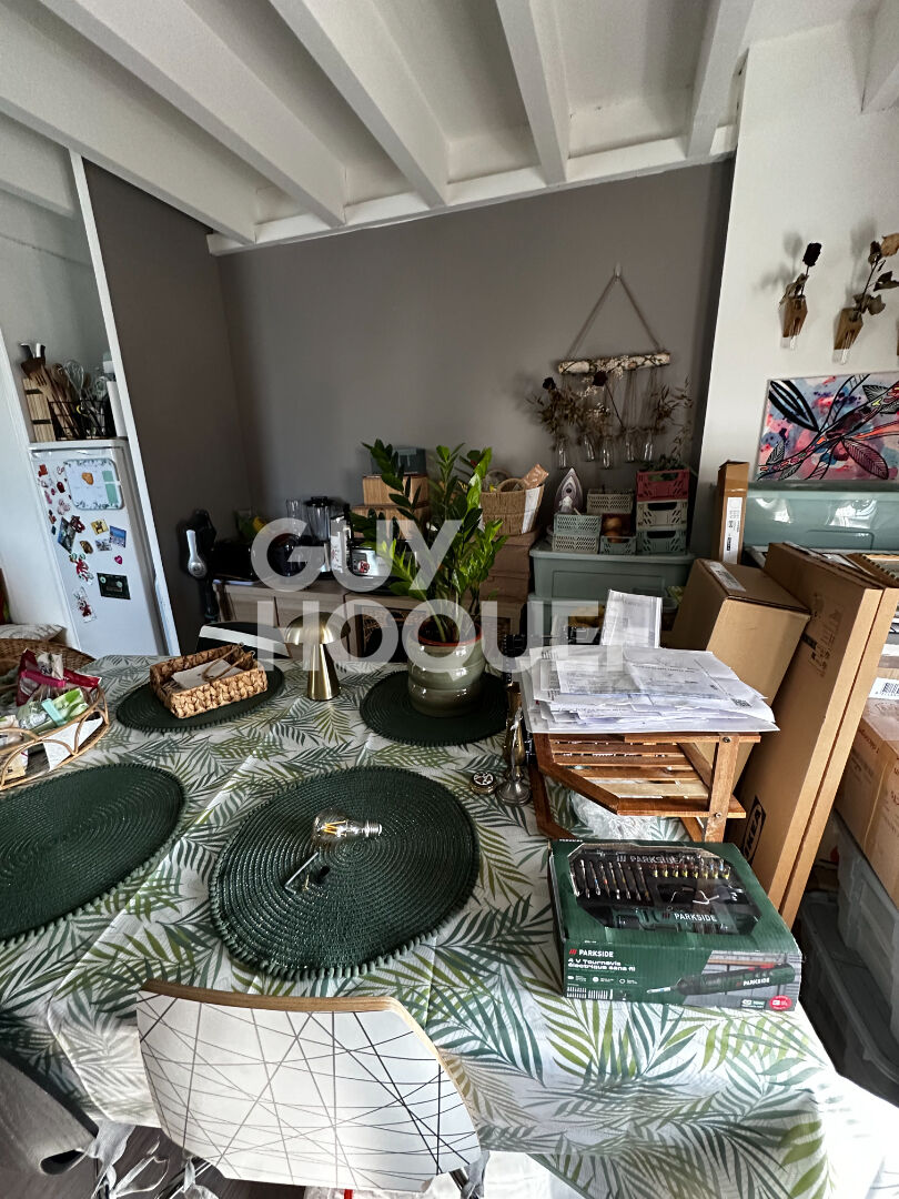 Exclusivité - Charmant duplex de 2 pièces à vendre à Clermont centre.