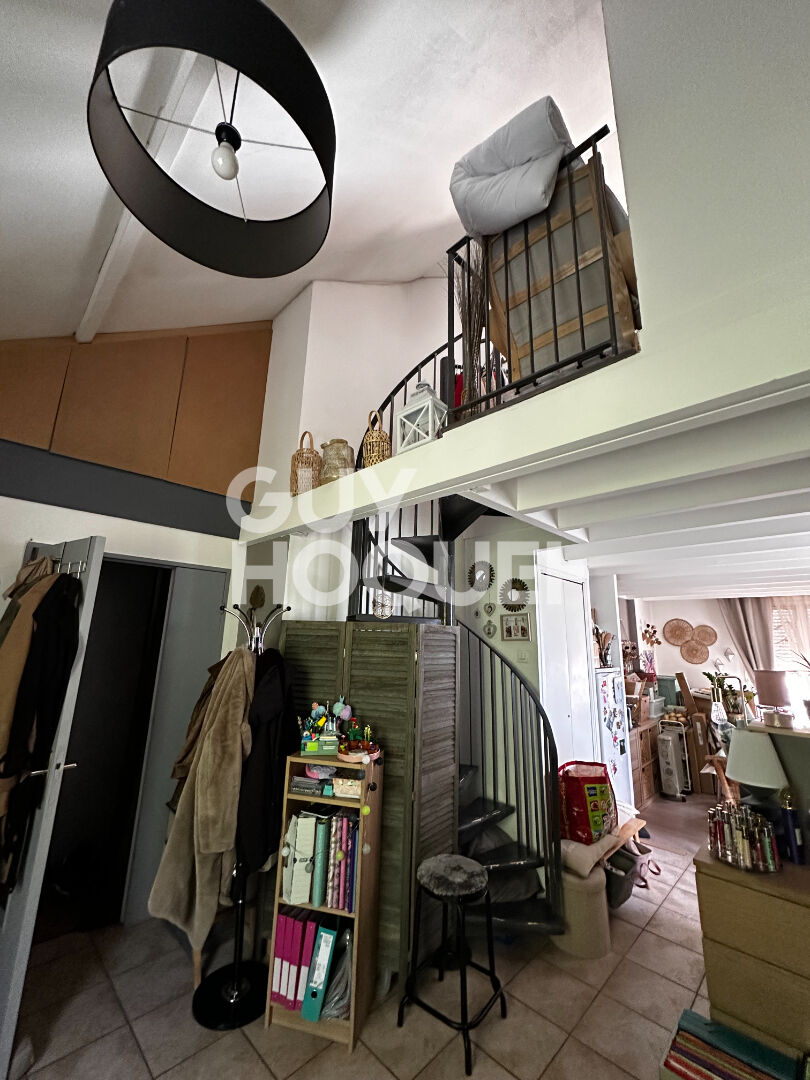 Exclusivité - Charmant duplex de 2 pièces à vendre à Clermont centre.