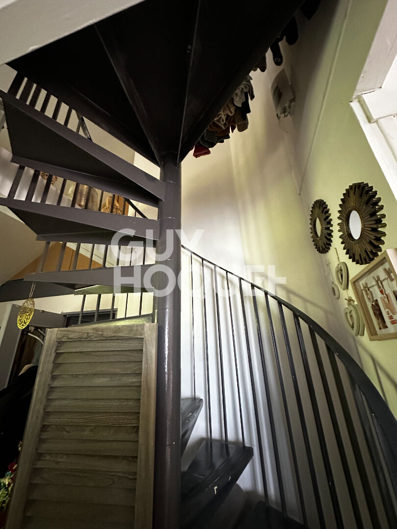 Exclusivité - Charmant duplex de 2 pièces à vendre à Clermont centre.