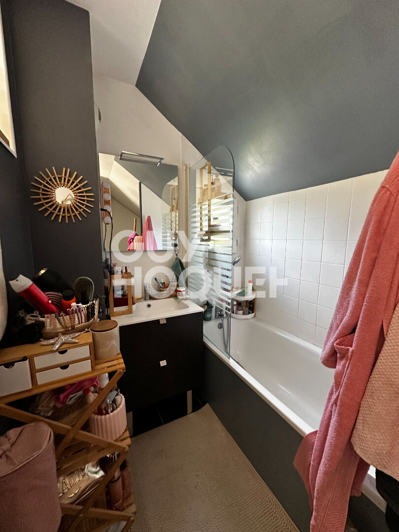 Exclusivité - Charmant duplex de 2 pièces à vendre à Clermont centre.