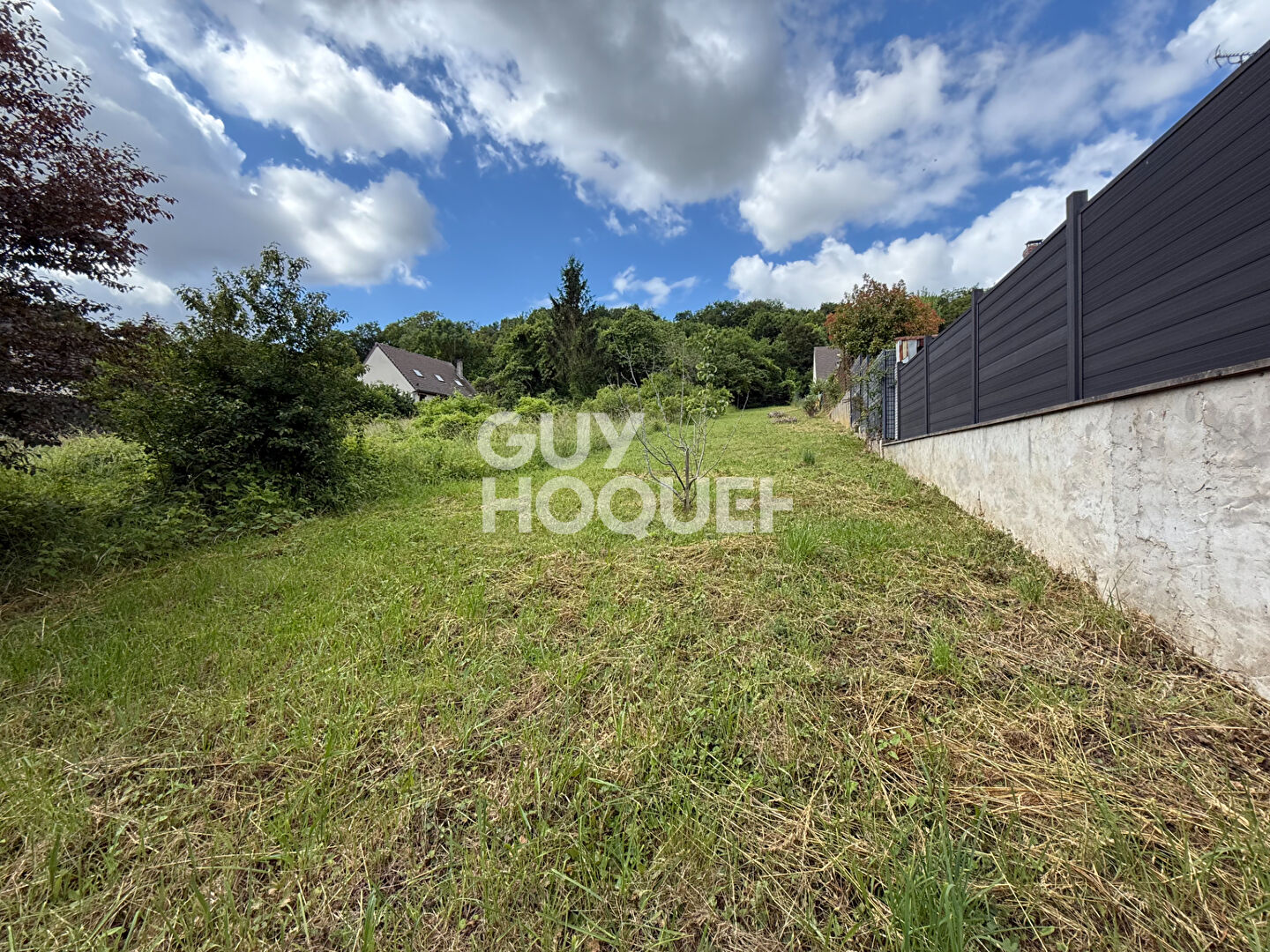 LAIGNEVILLE,  MAISON RÉCENTE DE 157 M² AVEC SOUS-SOL TOTAL