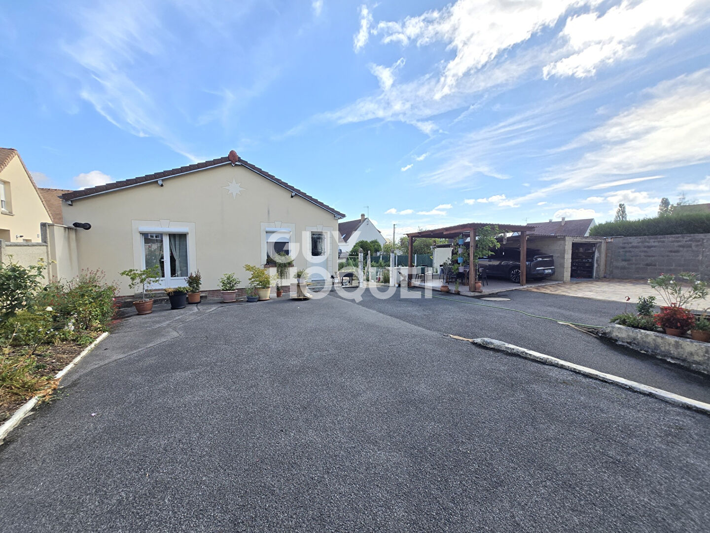Ensemble immobilier de deux maisons 