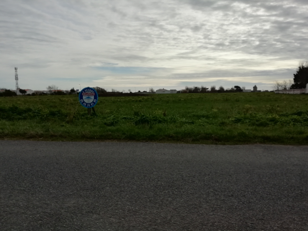 Saint-Denis d'Oléron, terrain constructible de 850m², centre ville