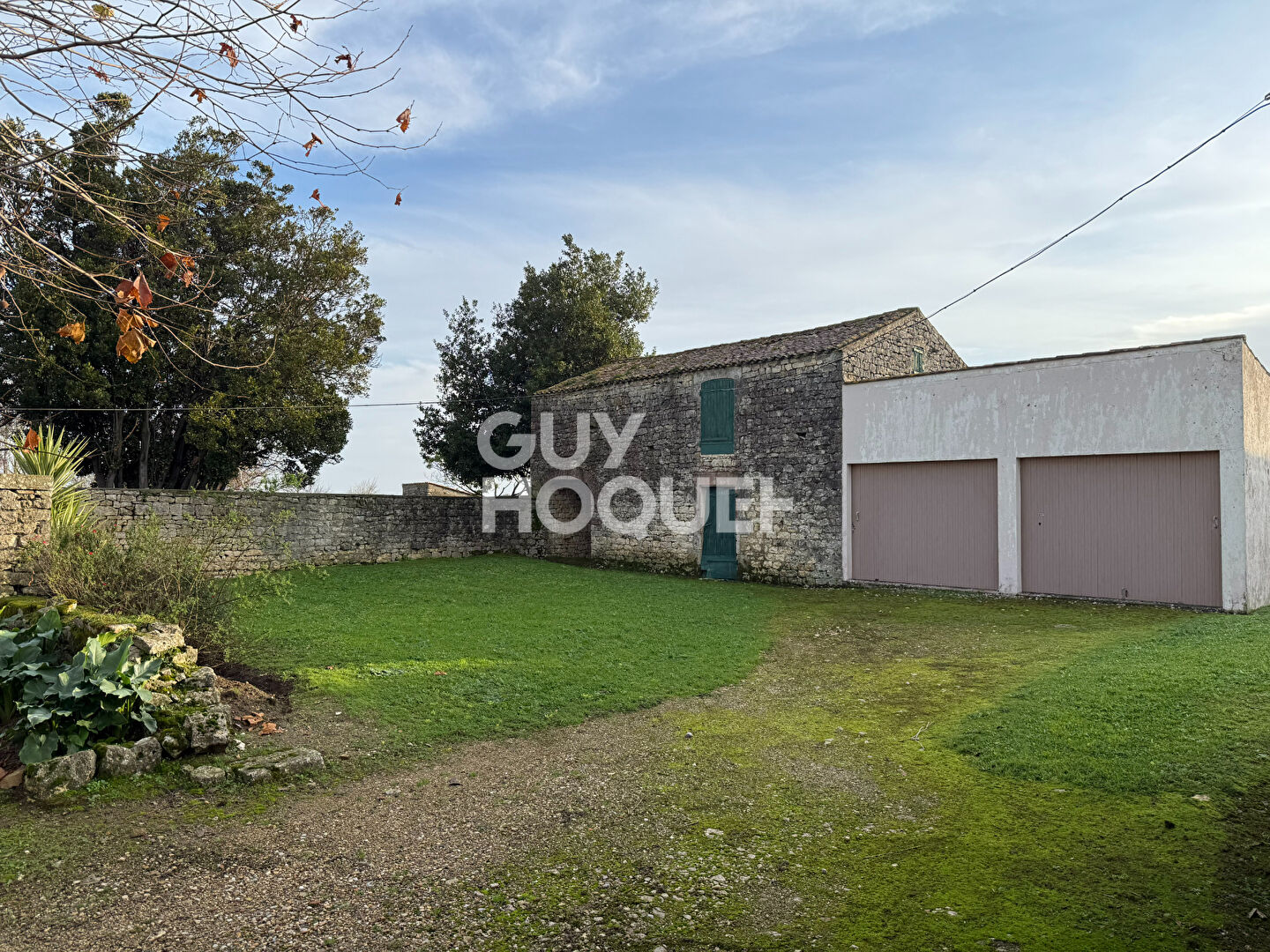 À VENDRE / TERRAIN À BÂTIR AVEC DÉPENDANCES DE CHARME SAINT-PIERRE-D'OLERON