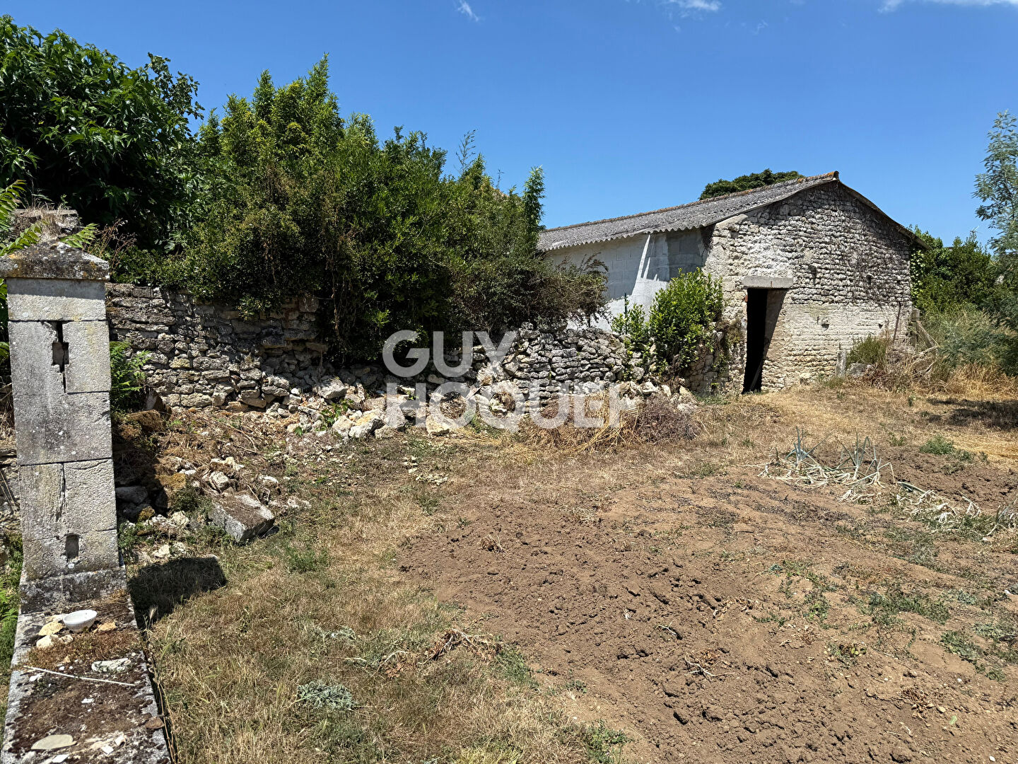 Terrain à bâtir avec grange en pierre à vendre à Dolus d'Oléron - Référence 3828