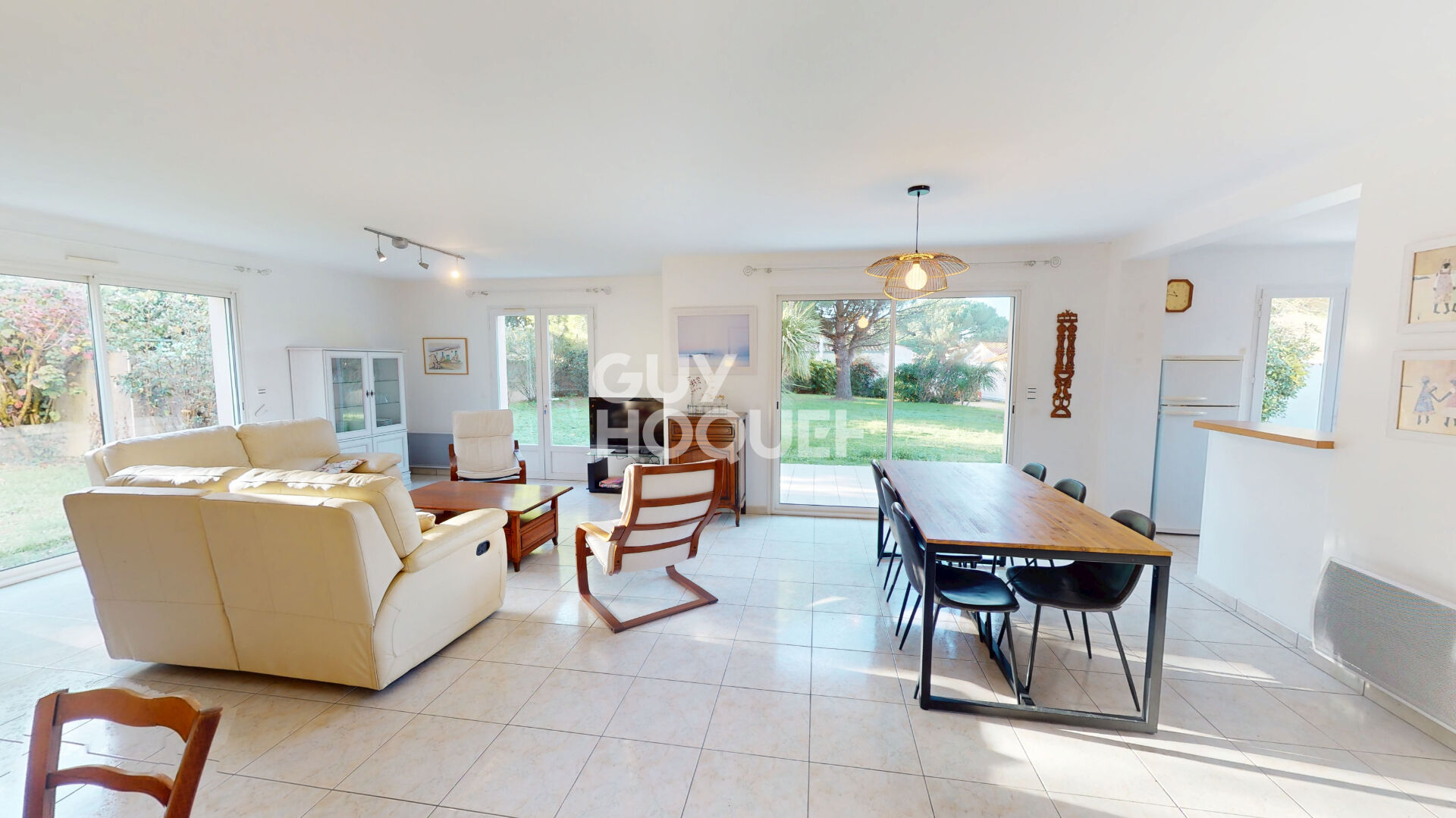 Belle Maison Familiale à vendre à La Rémigeasse- 4 chambres et à 500m de la Plage !