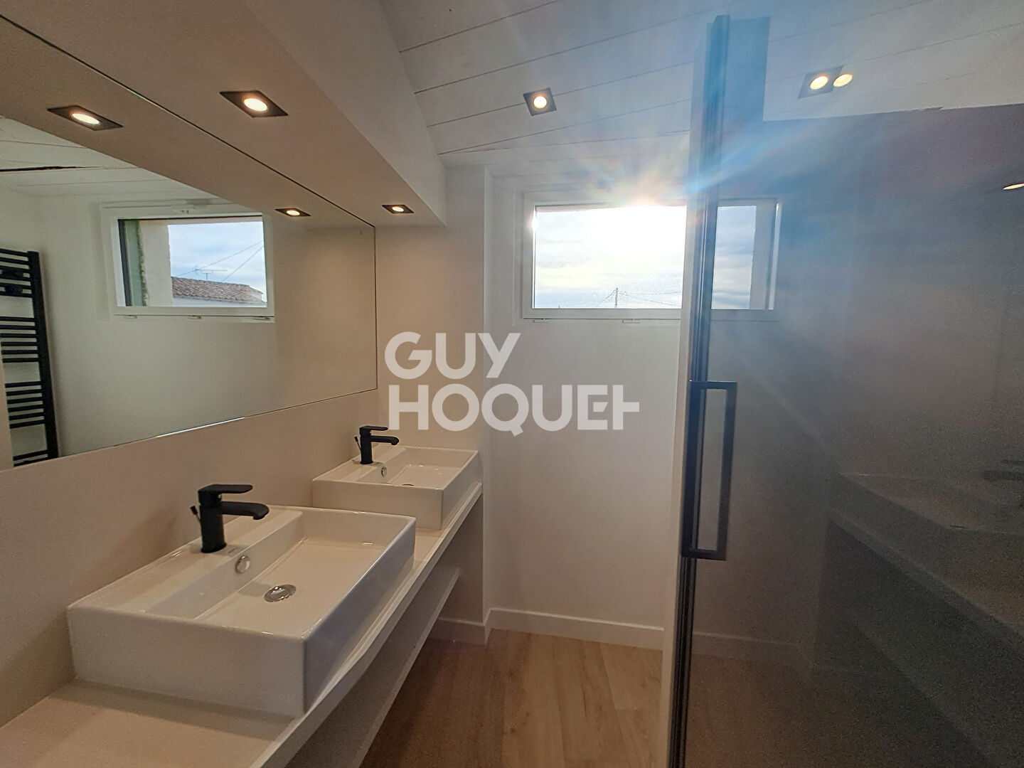 Maison rénovée à La Rémigeasse  4 pièce(s)