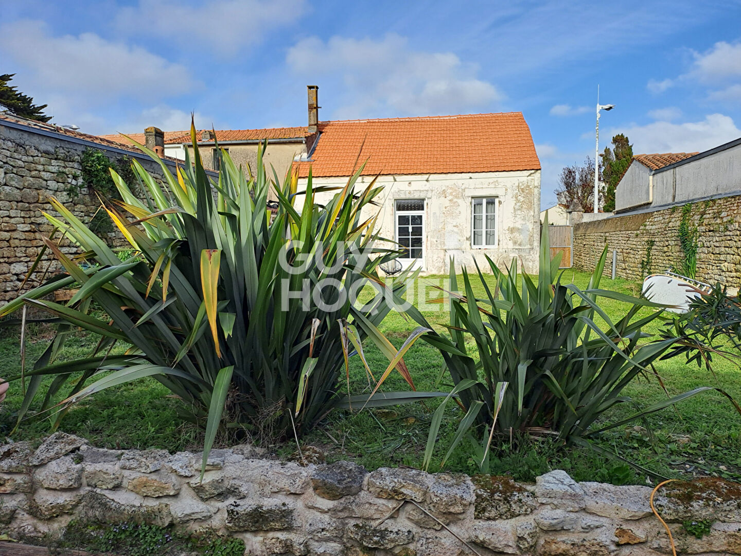 Maison rénovée avec dépendance et fort potentiel - Centre de Saint-Pierre d'Oléron