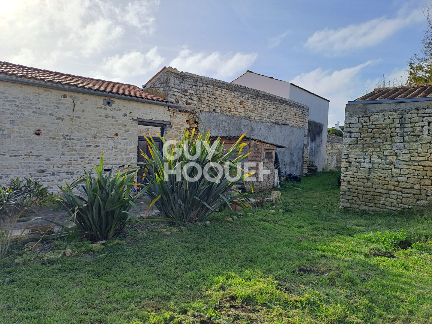 Maison rénovée avec dépendance et fort potentiel - Centre de Saint-Pierre d'Oléron