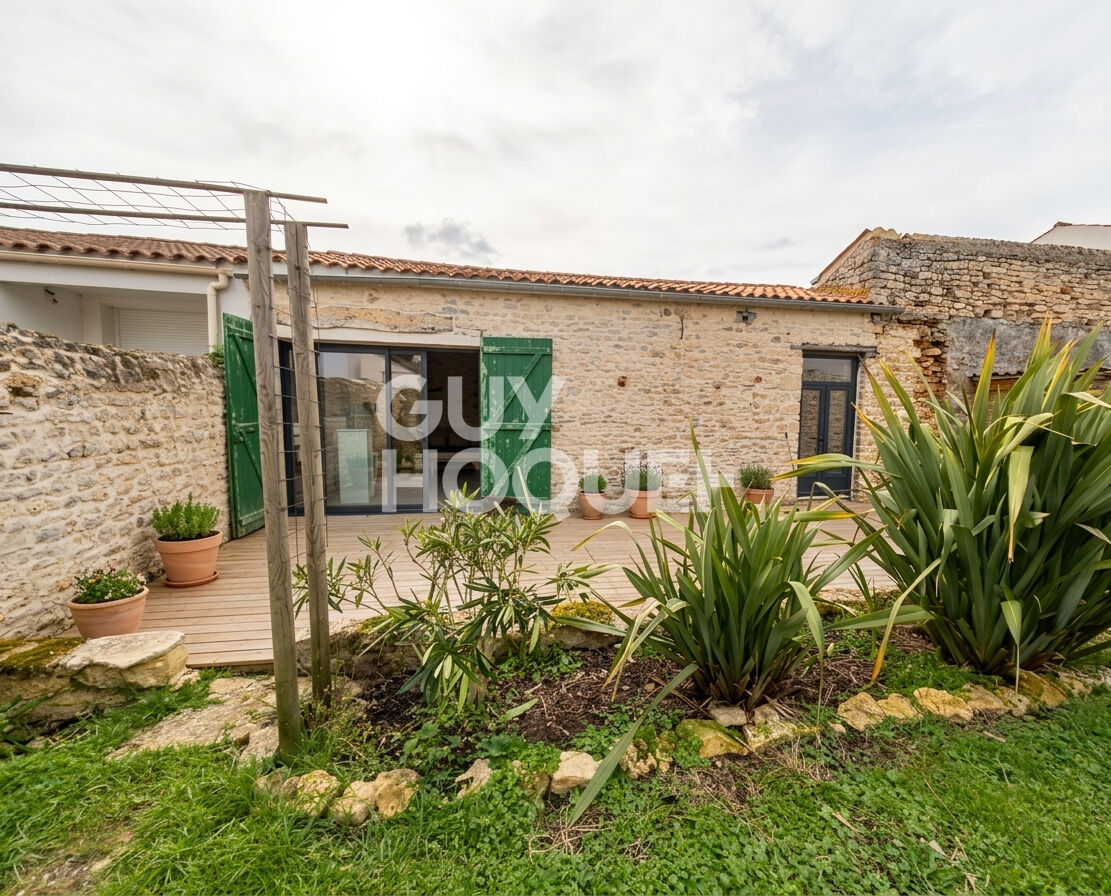 Maison rénovée avec dépendance et fort potentiel - Centre de Saint-Pierre d'Oléron