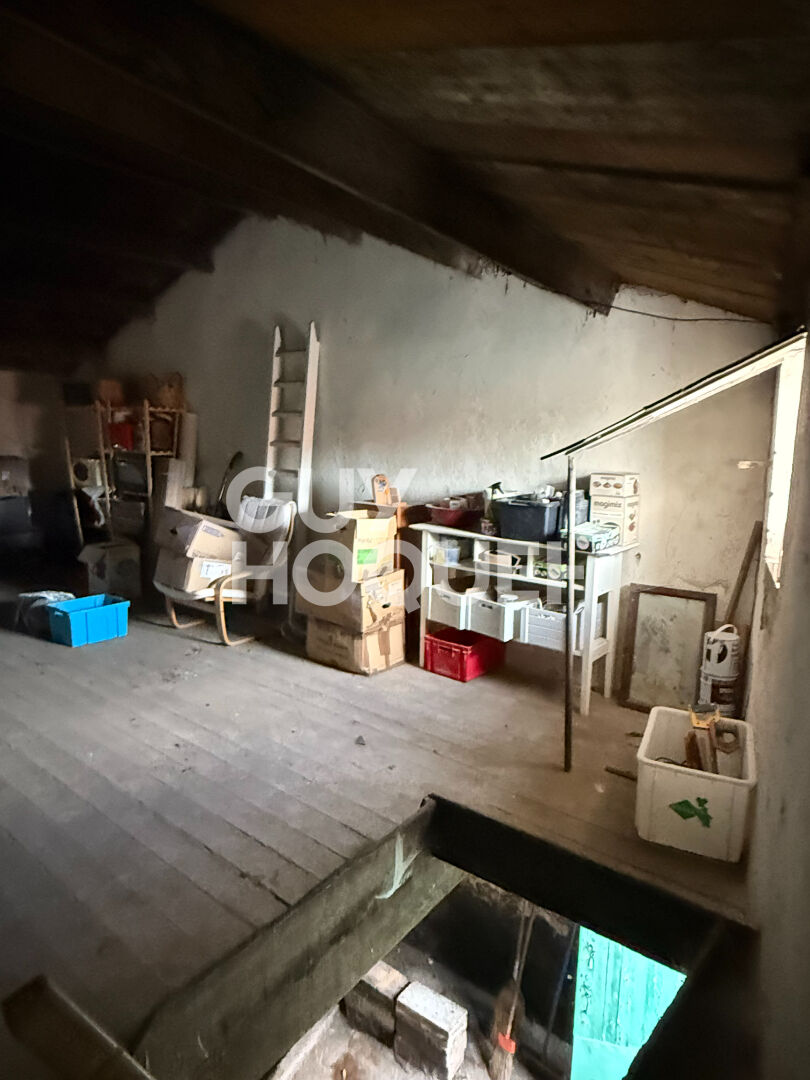 À vendre : CHAI et remise  à Dolus d'Oléron !