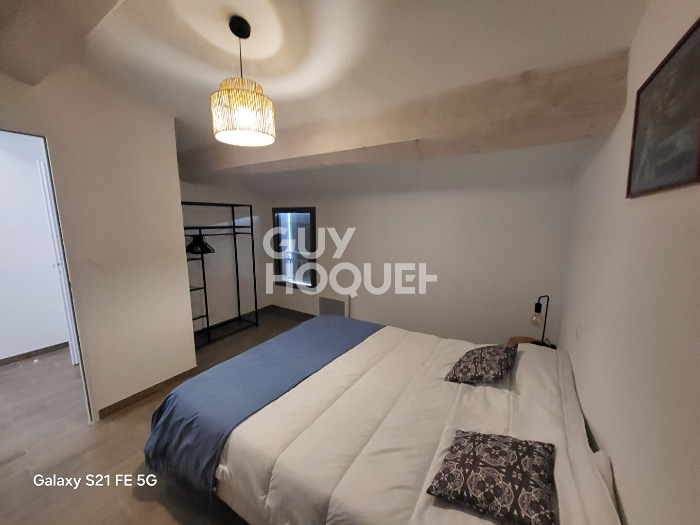 Maison neuve 5 pièces avec piscine à vendre pas loin de centre-ville