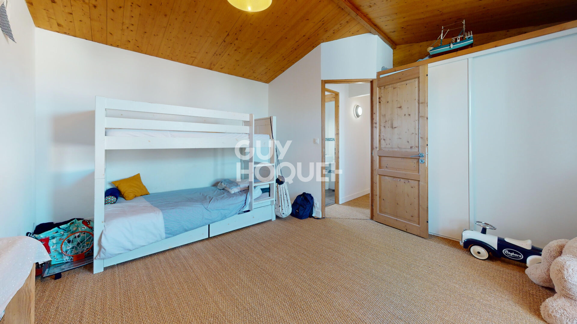 Maison à vendre à Loix : Un havre de paix au coeur du centre de LOIX.