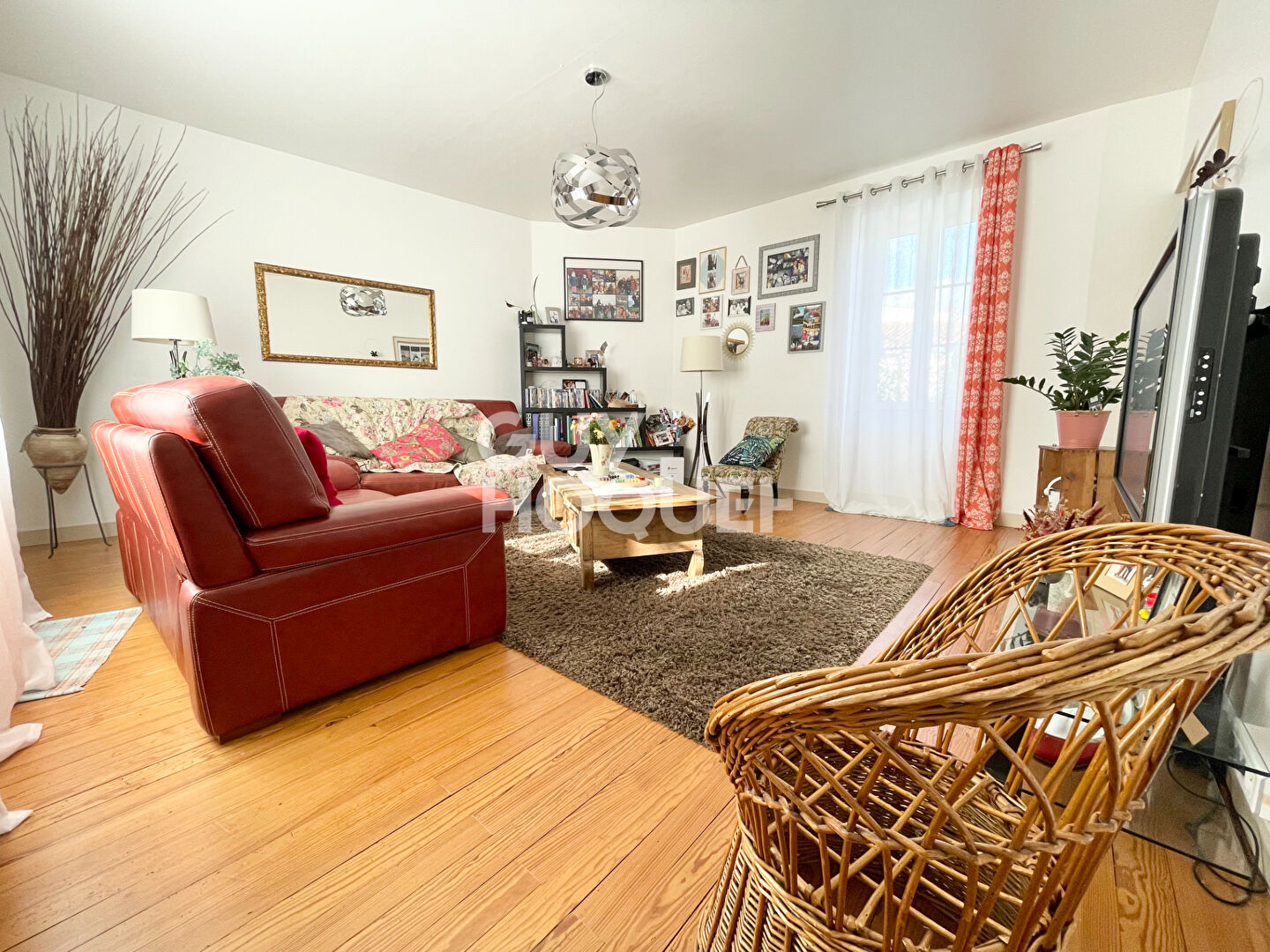 Maison 7 pièces 202 m2 jardin et garage au calme