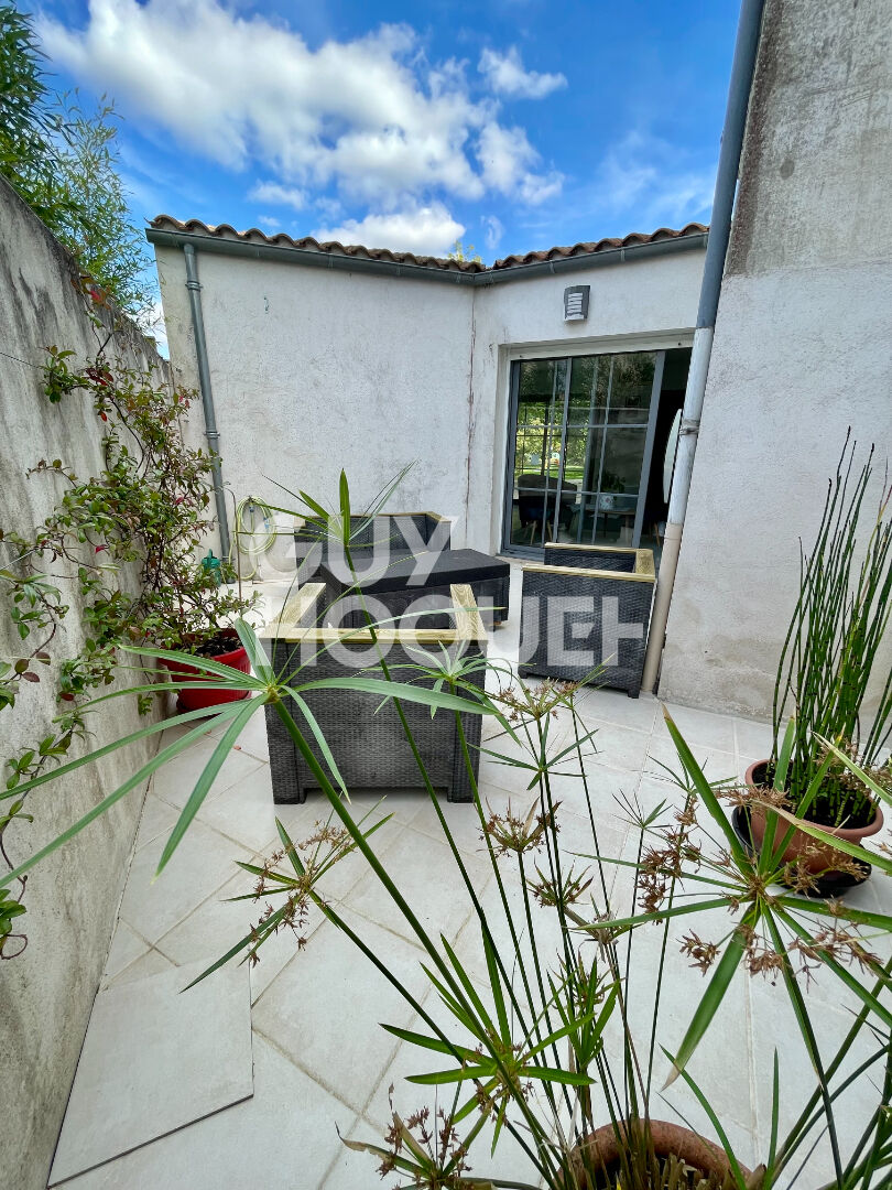 Maison 7 pièces 202 m2 jardin et garage au calme