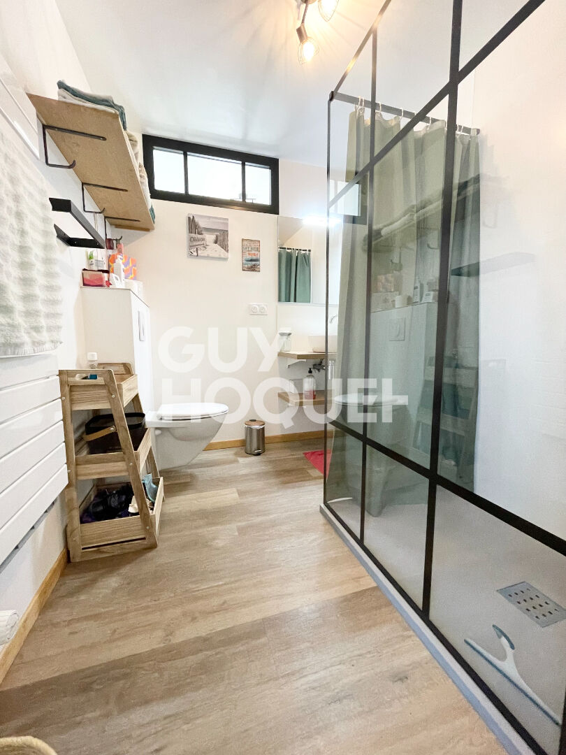 Maison 7 pièces 202 m2 jardin et garage au calme