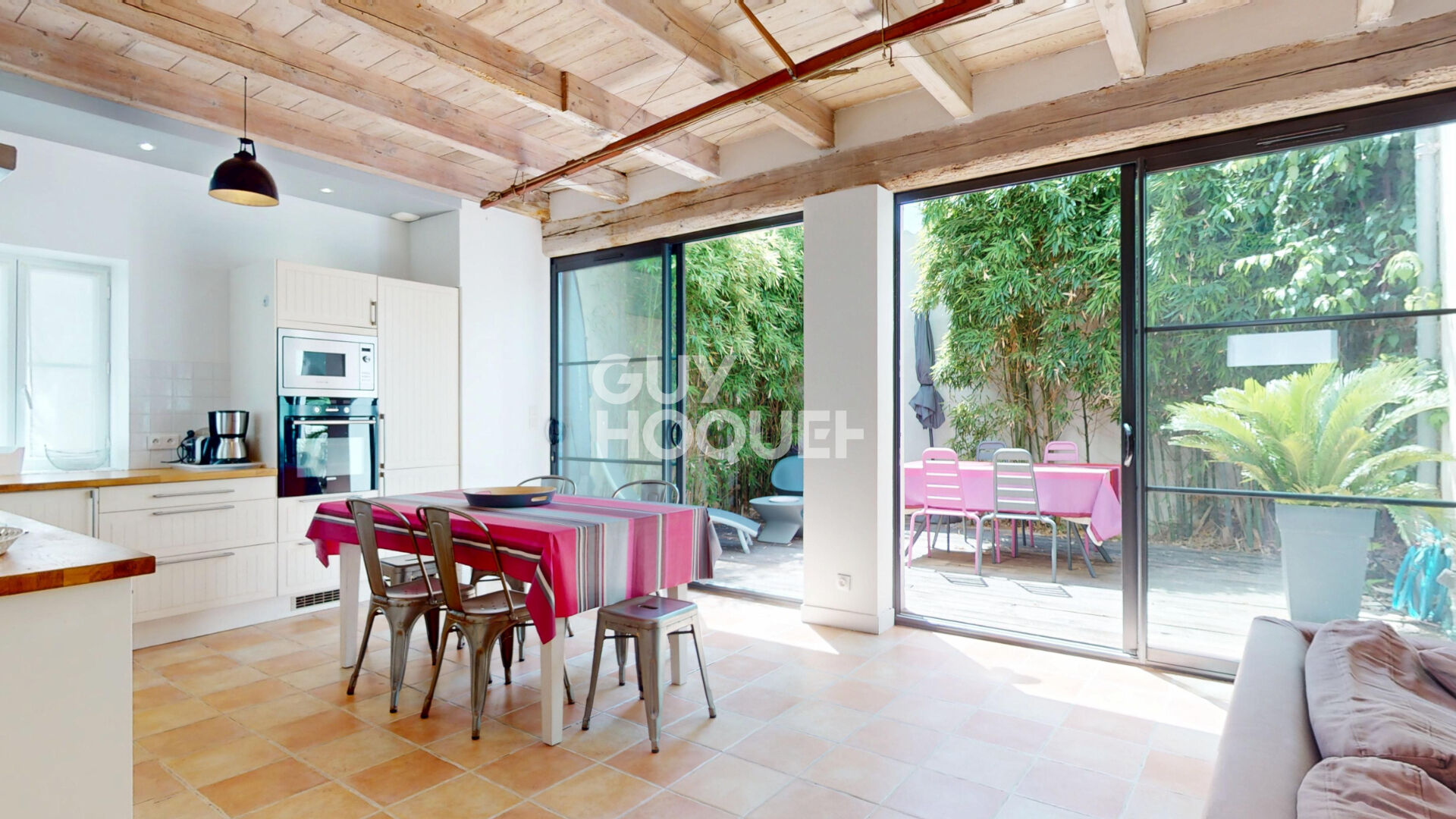 A vendre - Sainte-Marie-de-Ré - Maison de charme avec cour paysagée