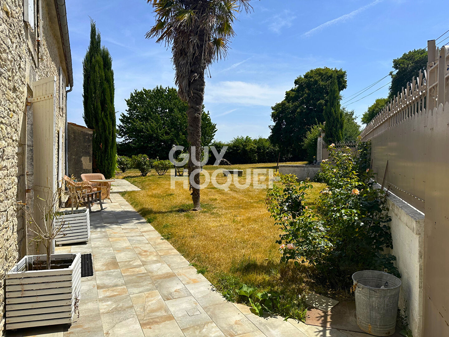 Maison spacieuse à vendre à Saint Jean de Liversay - Une opportunité à ne pas manquer !