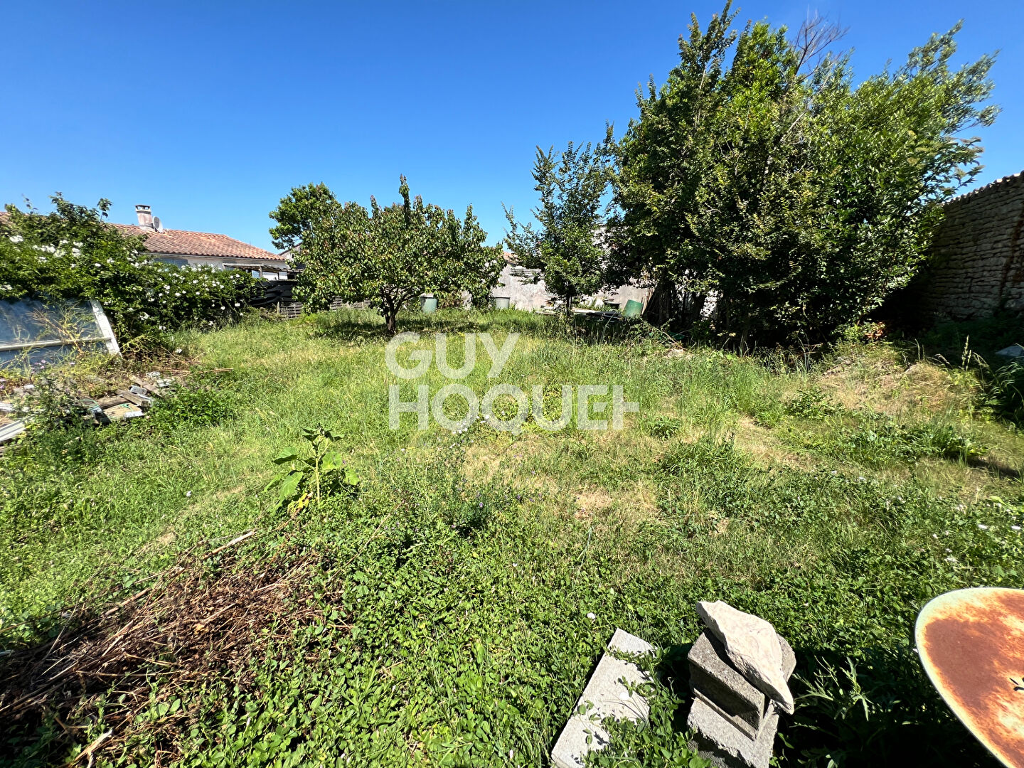 Ensemble Immobilier Unique Idéalement  Situé au coeur de SAINT MARTIN DE RÉ