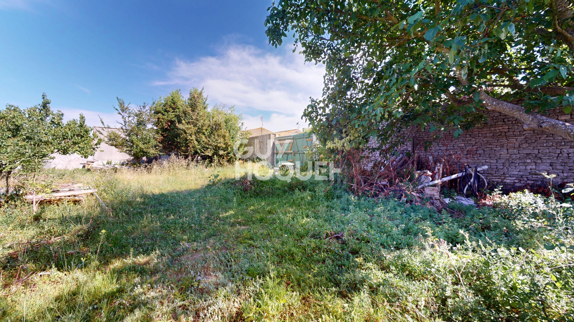 Ensemble Immobilier Unique Idéalement  Situé au coeur de SAINT MARTIN DE RÉ