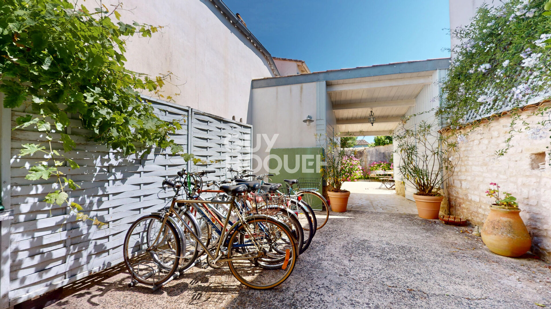 Maison d'exception à vendre au coeur du village de Ars-en-Ré -