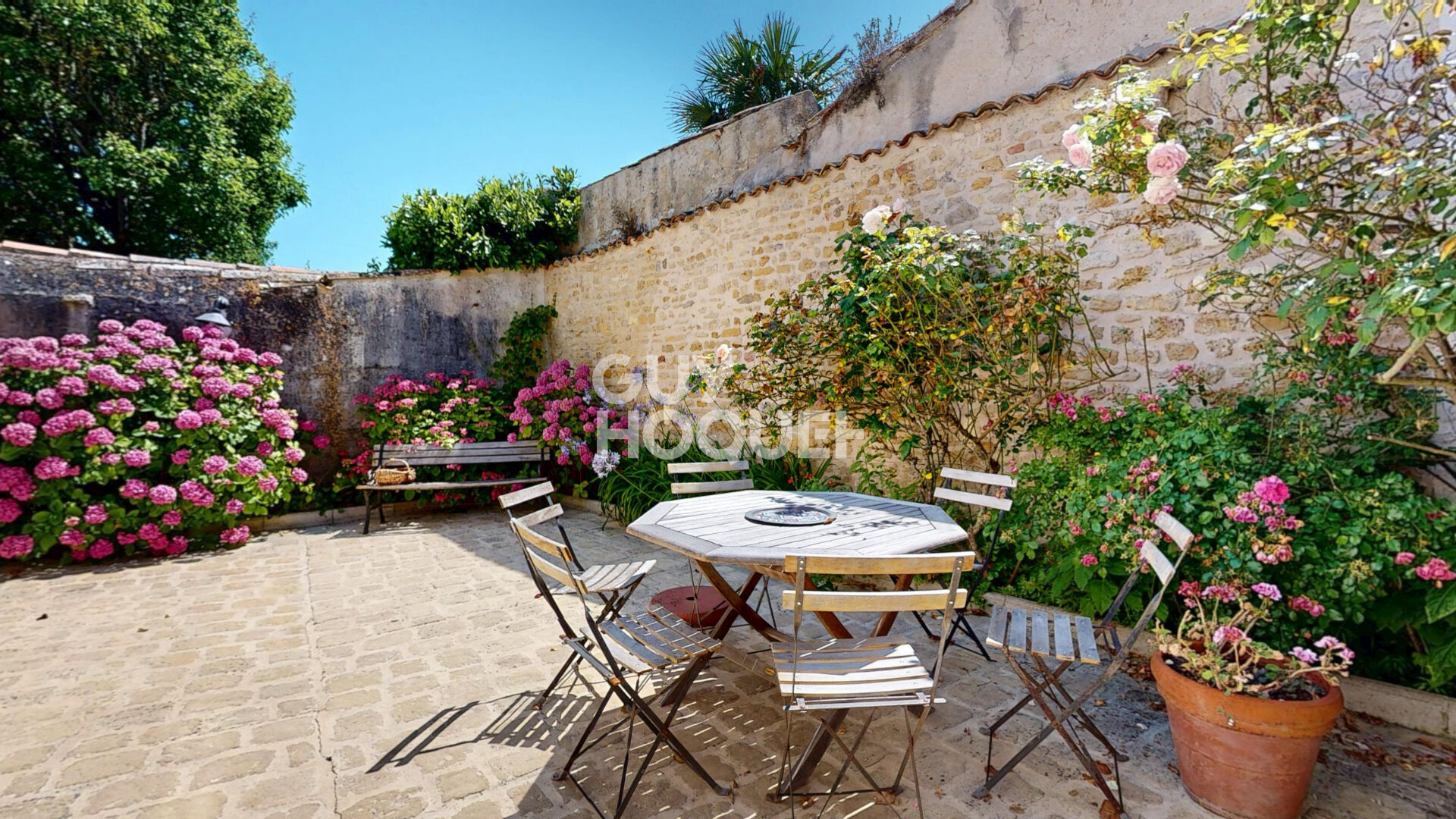 Maison d'exception à vendre au coeur du village de Ars-en-Ré -