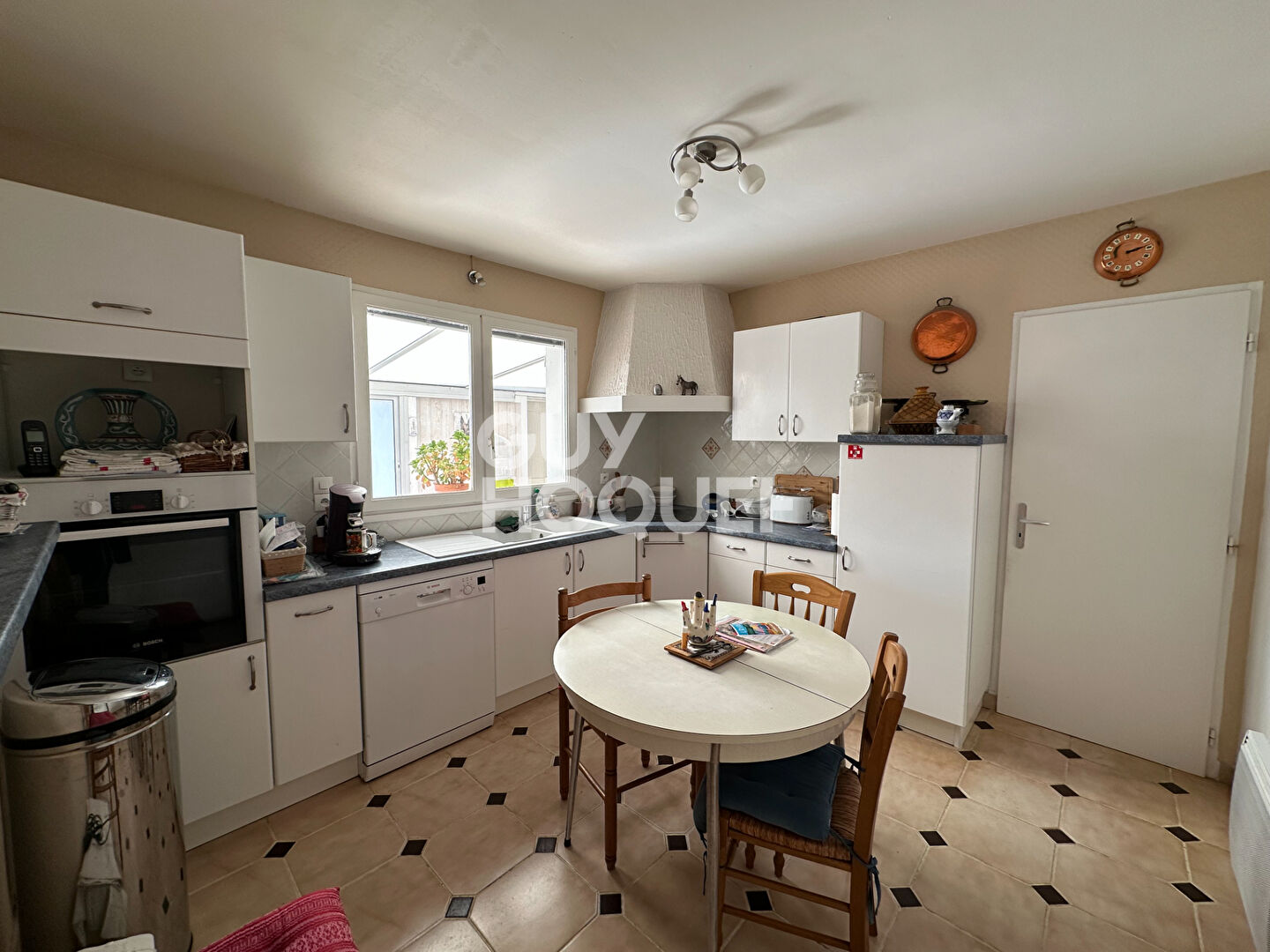 Exclusivité  Maison de charme en plein centre de La Flotte