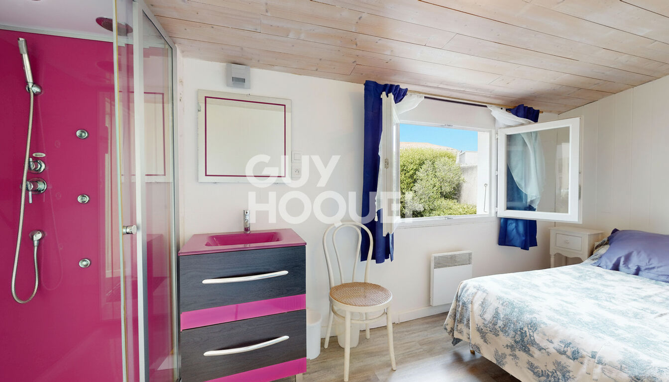 Exclusivité  Maison de charme en plein centre de La Flotte