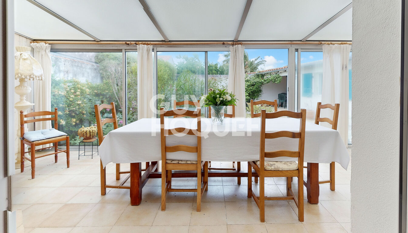 Exclusivité  Maison de charme en plein centre de La Flotte