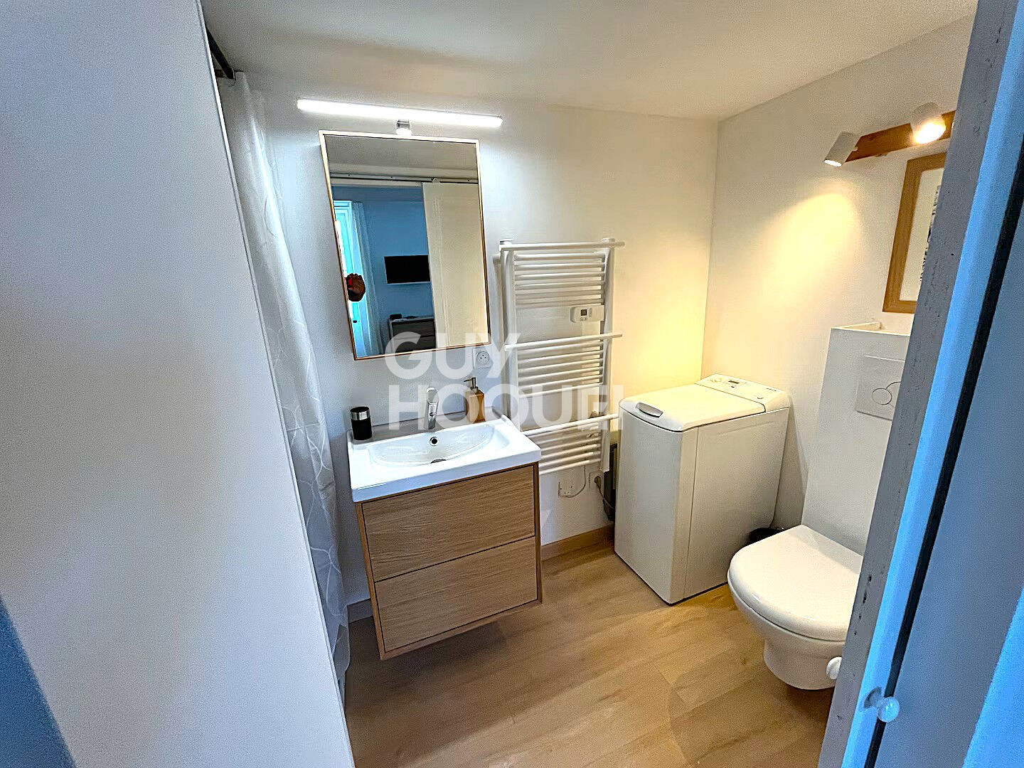 Évasion Poétique au Coeur de La Flotte : Appartement à Vendre