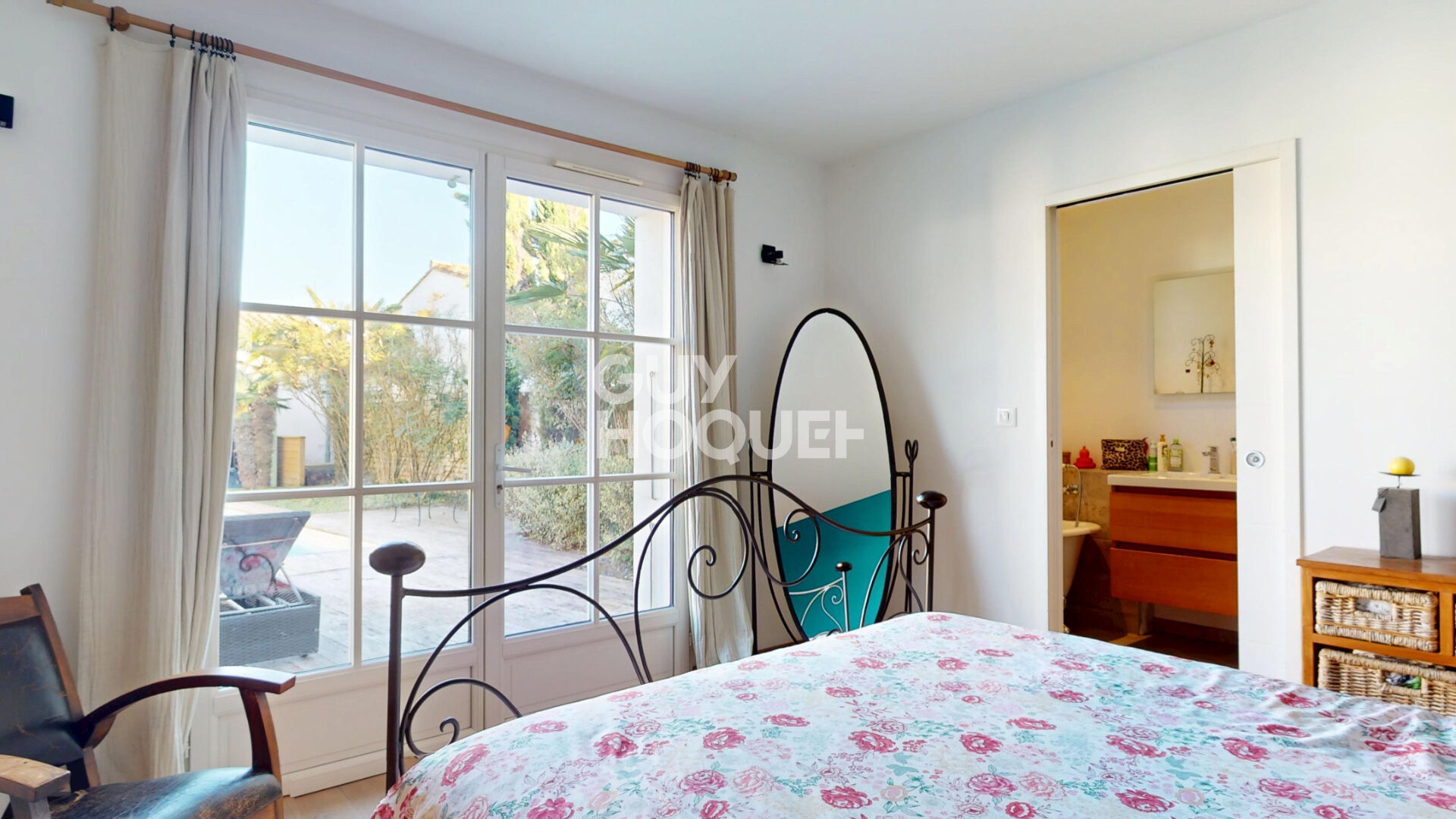 Maison d'Exception à Vendre à Sainte-Marie-de-Ré - 7 Pièces, 215 m², 5 Chambres