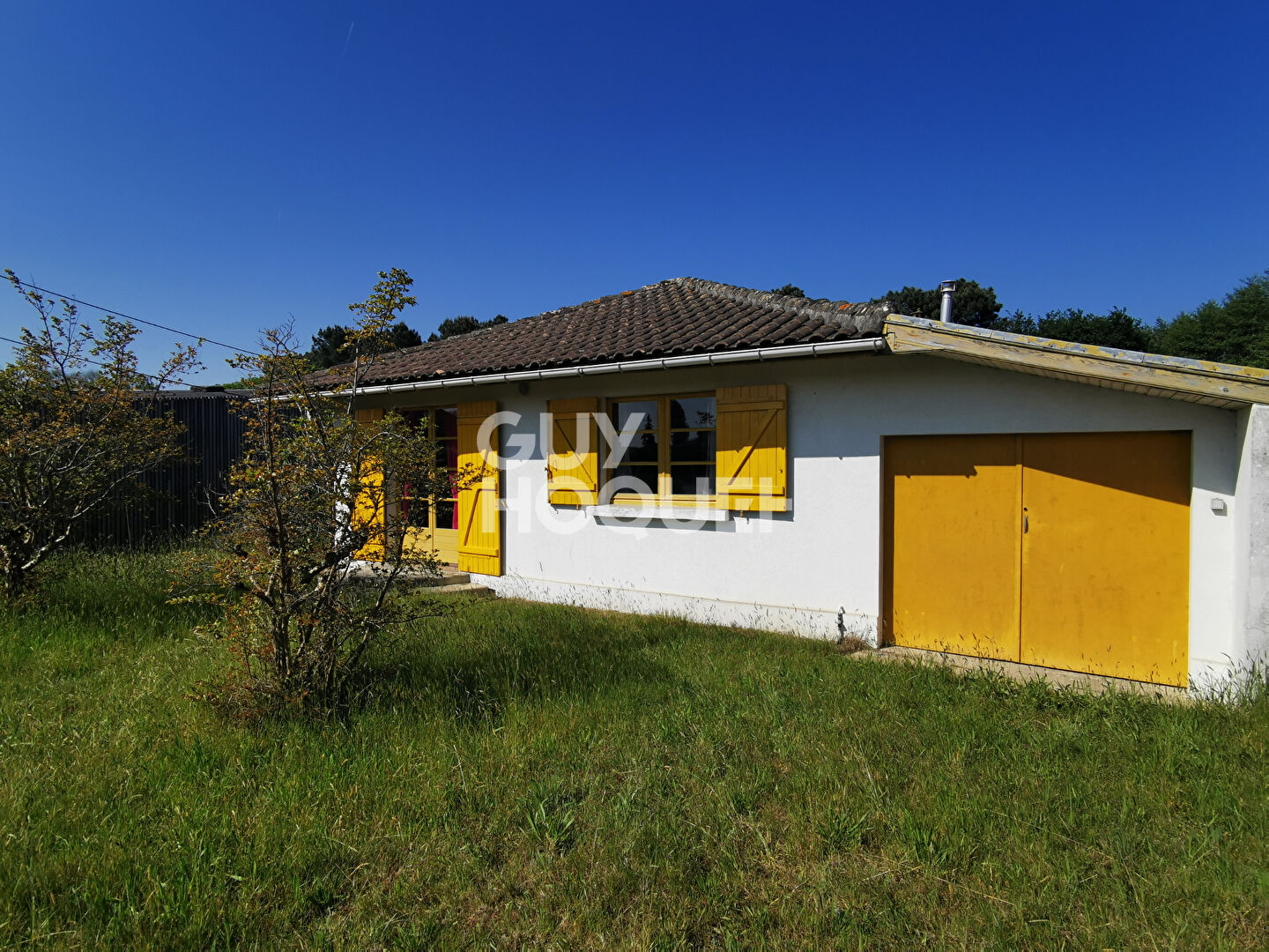 Maison de pays avec garage