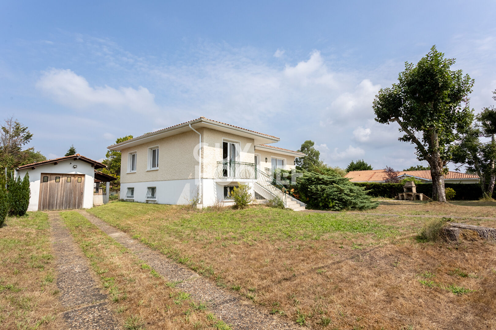 Maison familiale ? Calme, espace et charme des années 70