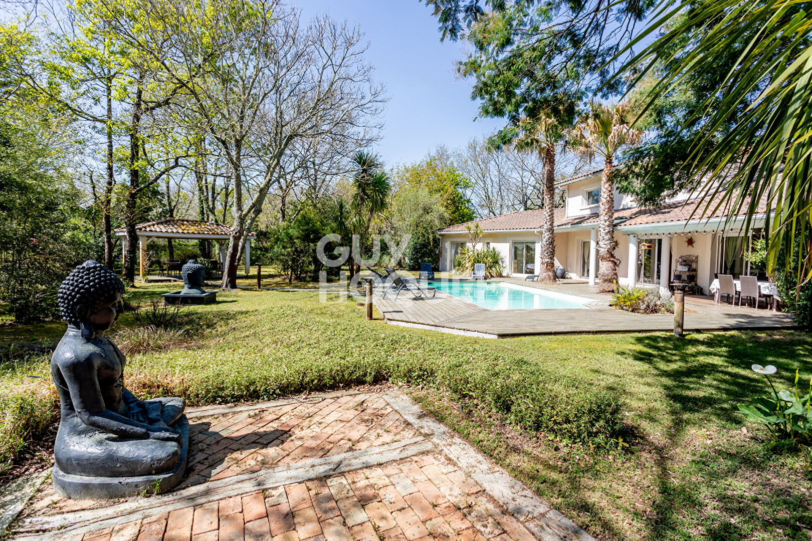 Maison d'exception à vendre à Biscarrosse alliant confort, espace et nature