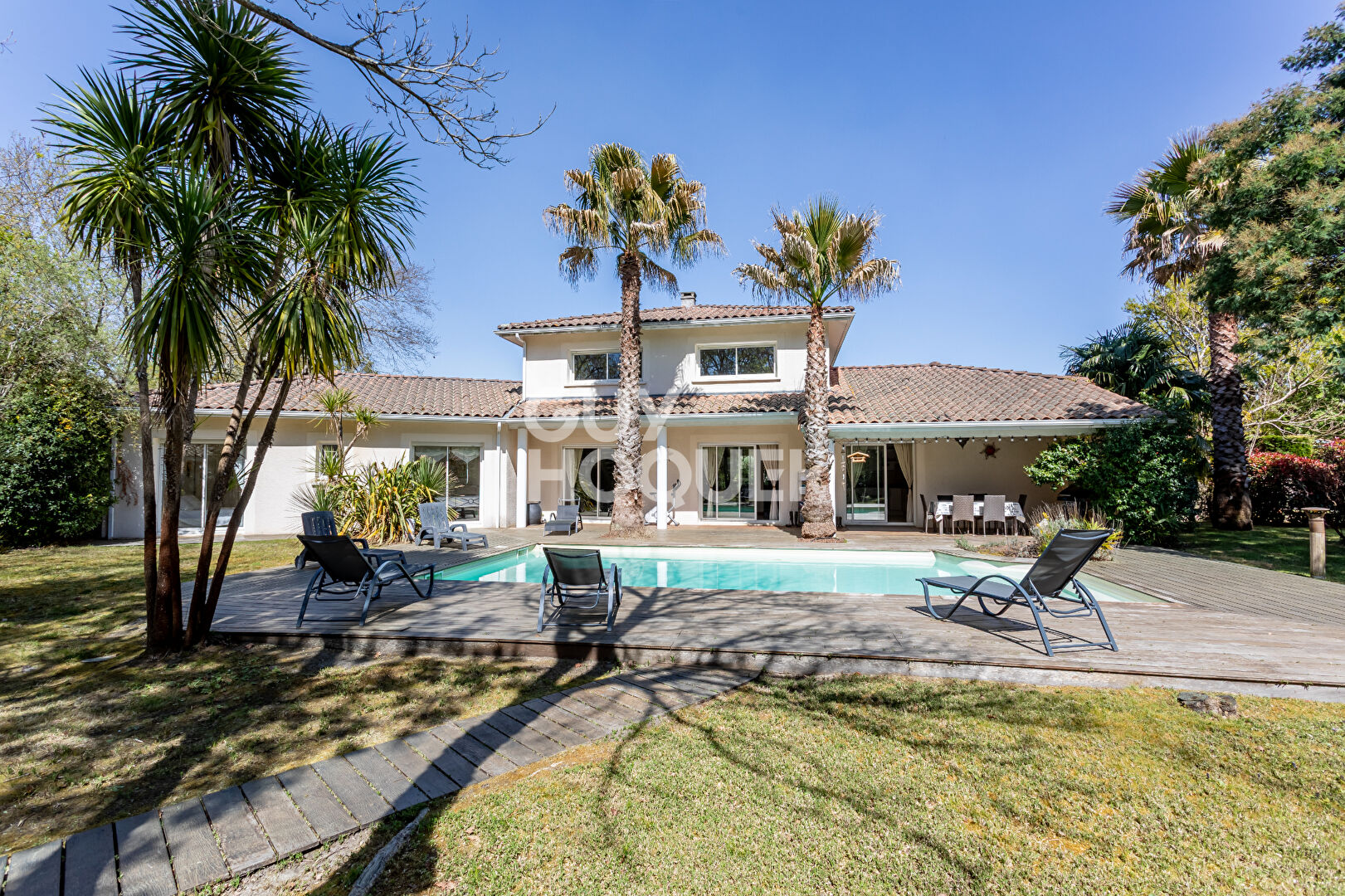 Maison d'exception à vendre à Biscarrosse alliant confort, espace et nature