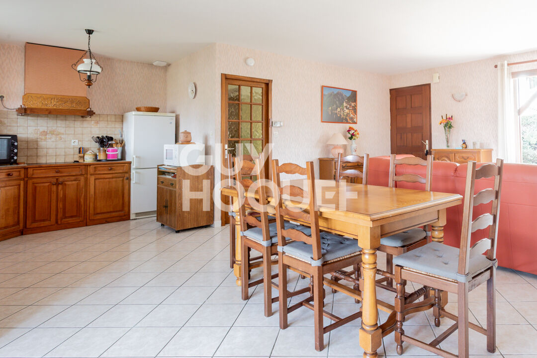 Maison familiale proche commerces