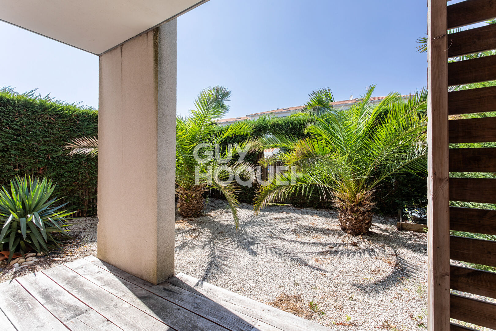 Appartement T2 avec jardin privatif dans résidence sécurisée avec piscine