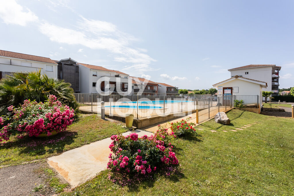 Appartement T2 avec jardin privatif dans résidence sécurisée avec piscine