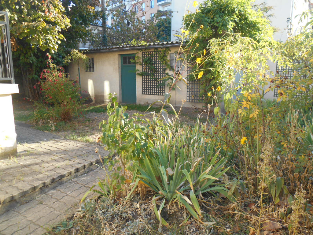 Maison de 71 m²  avec un jardin de 190 m².