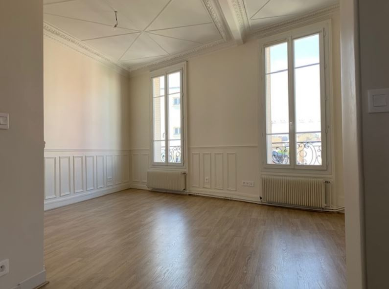 ASNIERES/  secteur BAC    2 P. 42.61M²  1050 