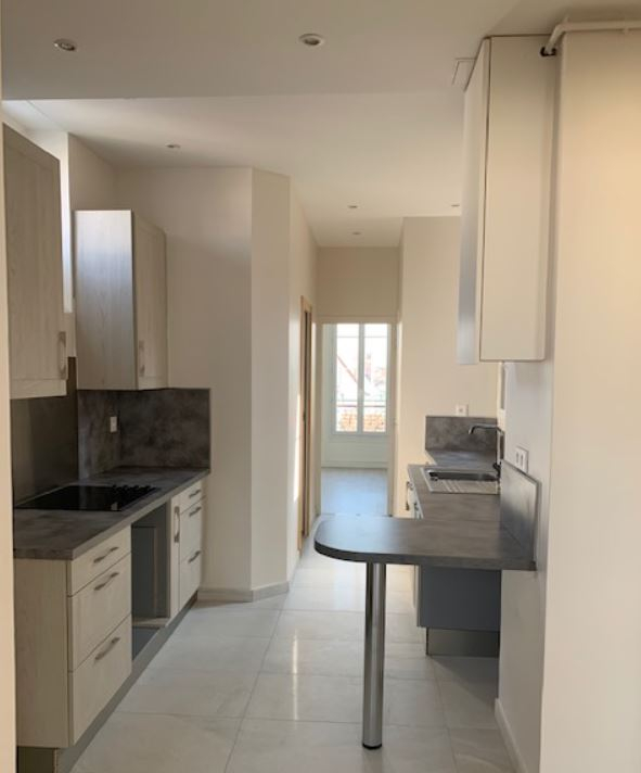 ASNIERES/  secteur BAC    2 P. 42.61M²  1050 