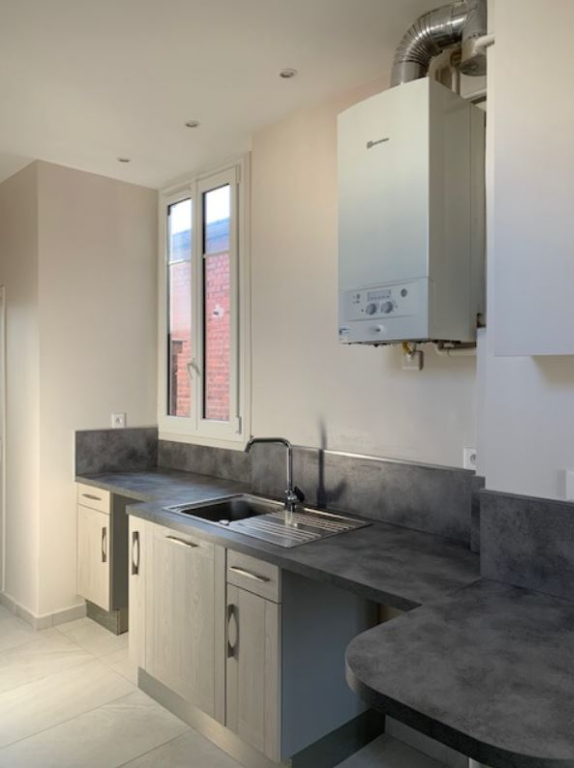 ASNIERES/  secteur BAC    2 P. 42.61M²  1050 