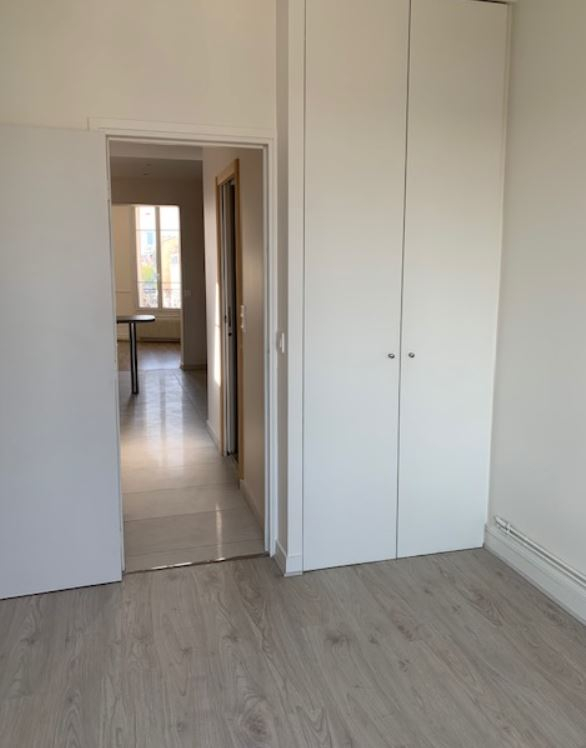 ASNIERES/  secteur BAC    2 P. 42.61M²  1050 