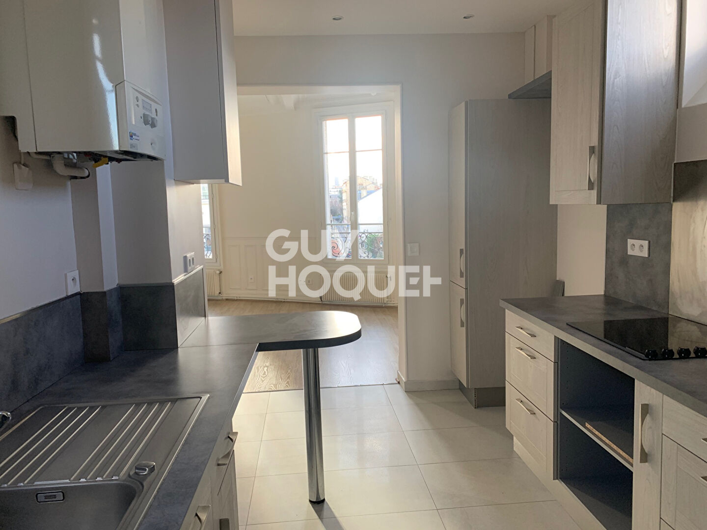 ASNIERES/  secteur BAC    2 P. 42.61M²  1050 