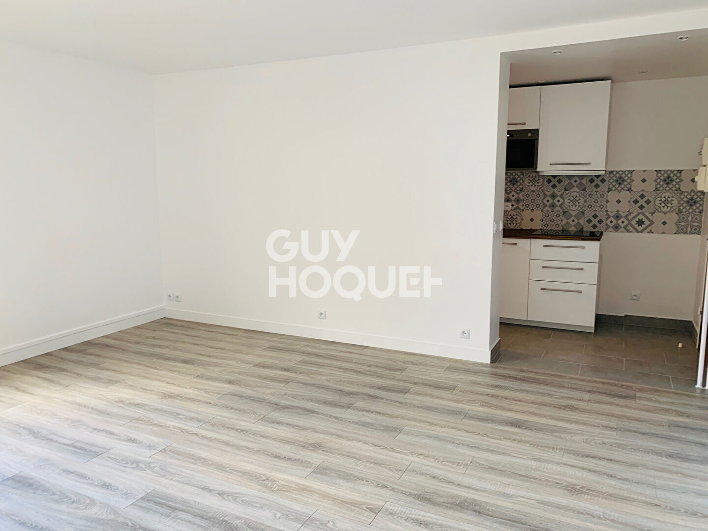 BOIS COLOMBES CENTRE/ STUDIO de 30.38 m²